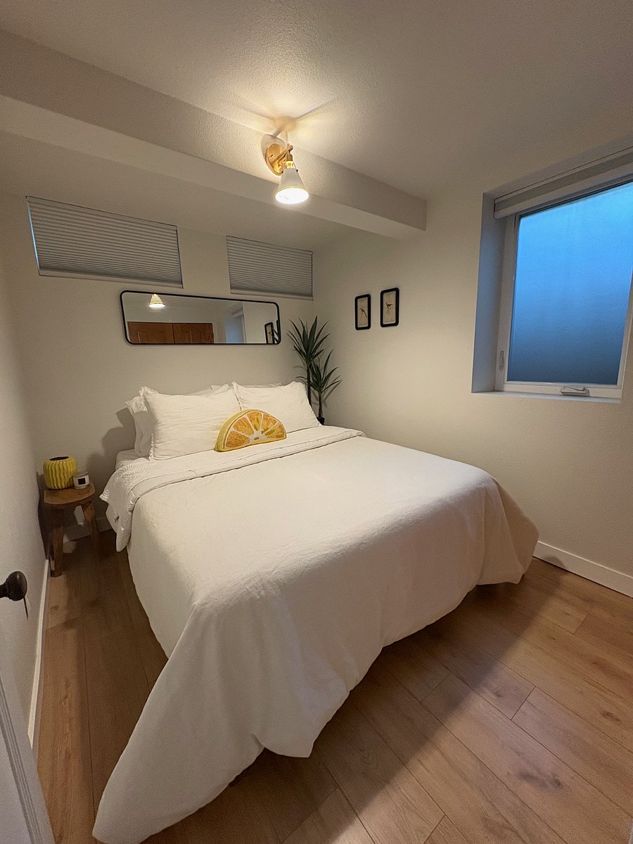 Bedroom. Queen Bed. Heavenly Linens.