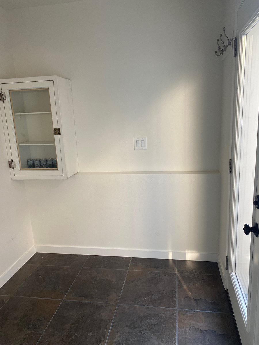 Entrance Landing and Storage.... Great to store your bicycles.