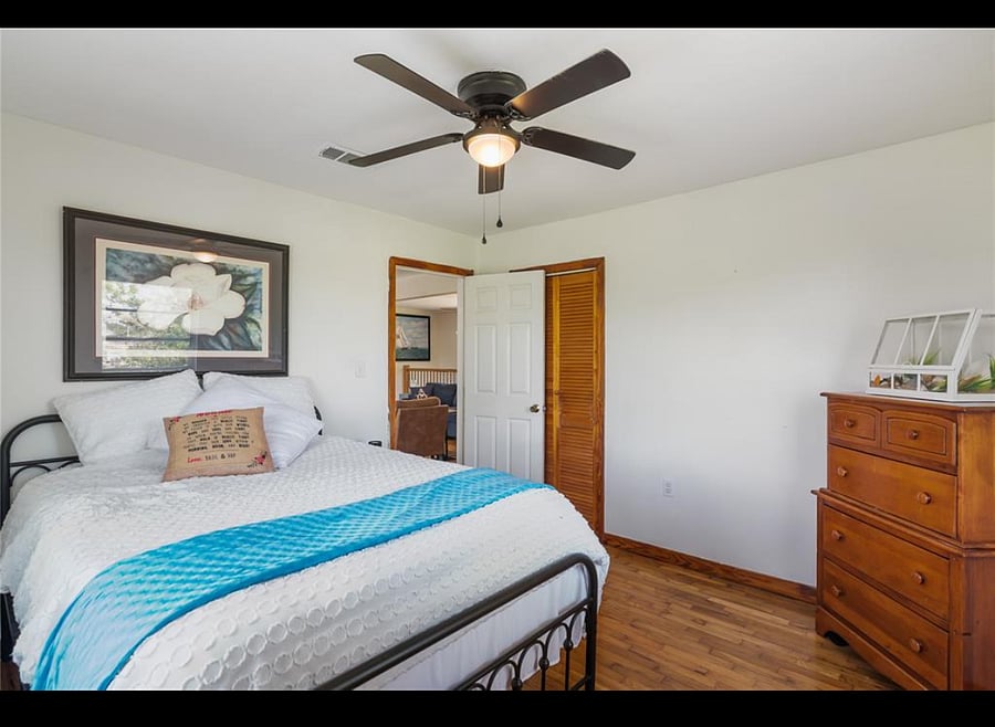 Queen bedroom