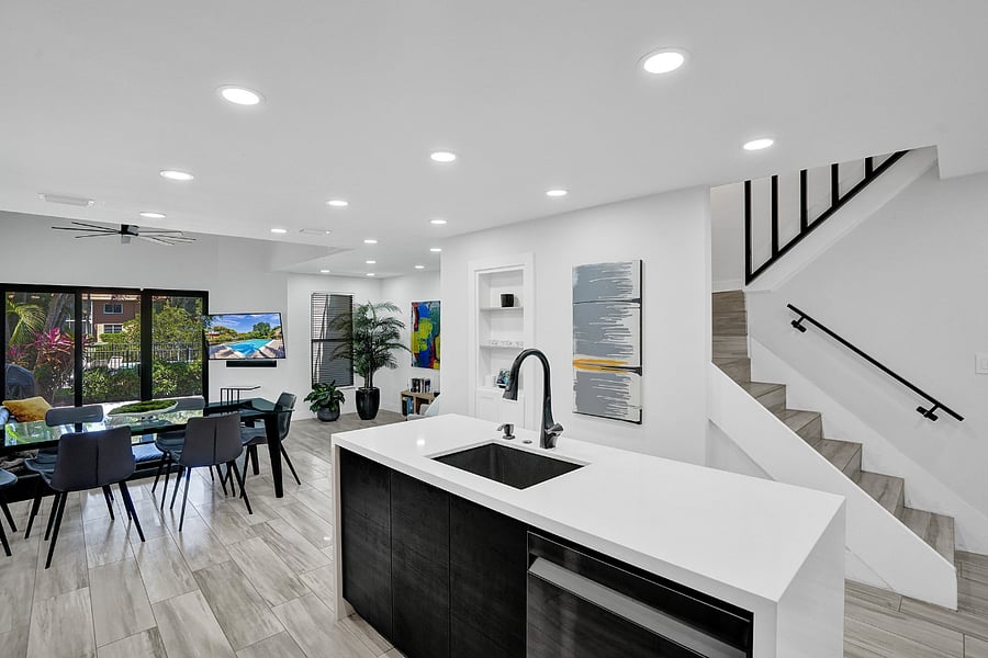 Spacious kitchen area with island. 6 guest dining table.