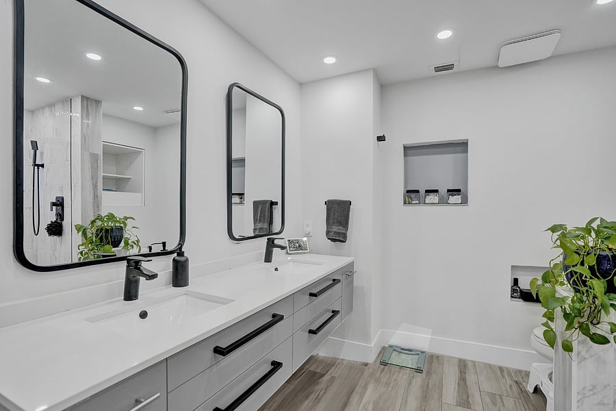 Primary double sink HUGE rain shower bath