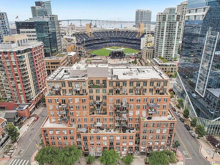 Building with Petco in background.