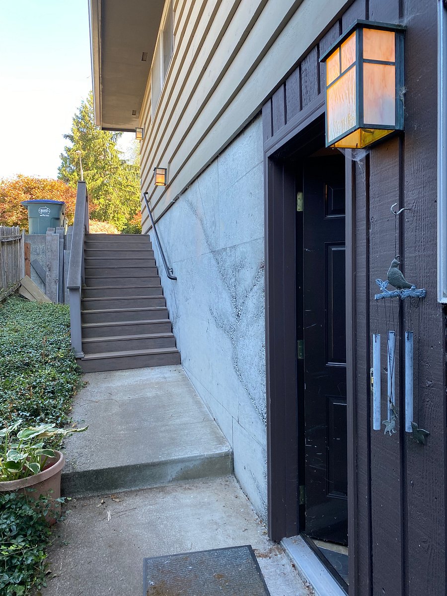 Private entry door to apartment