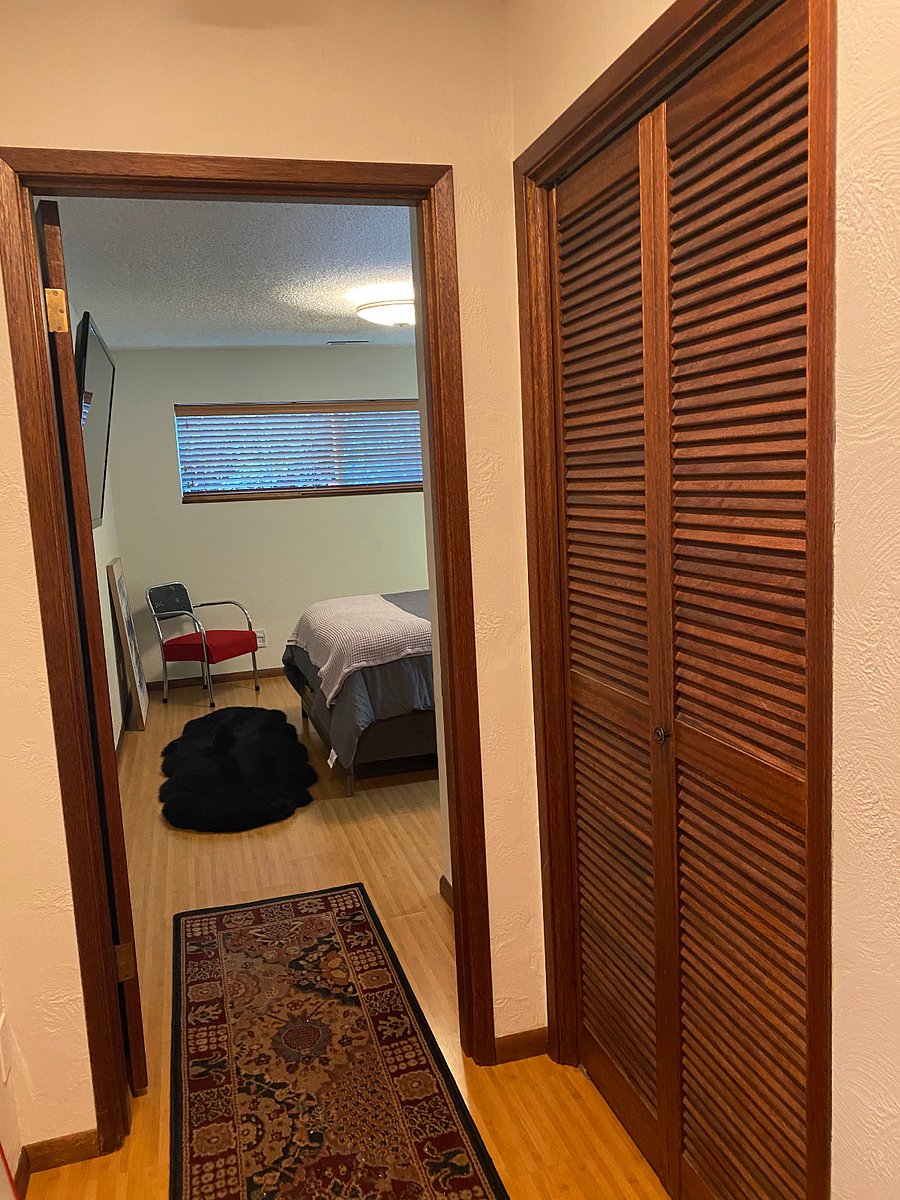 Bedroom entry