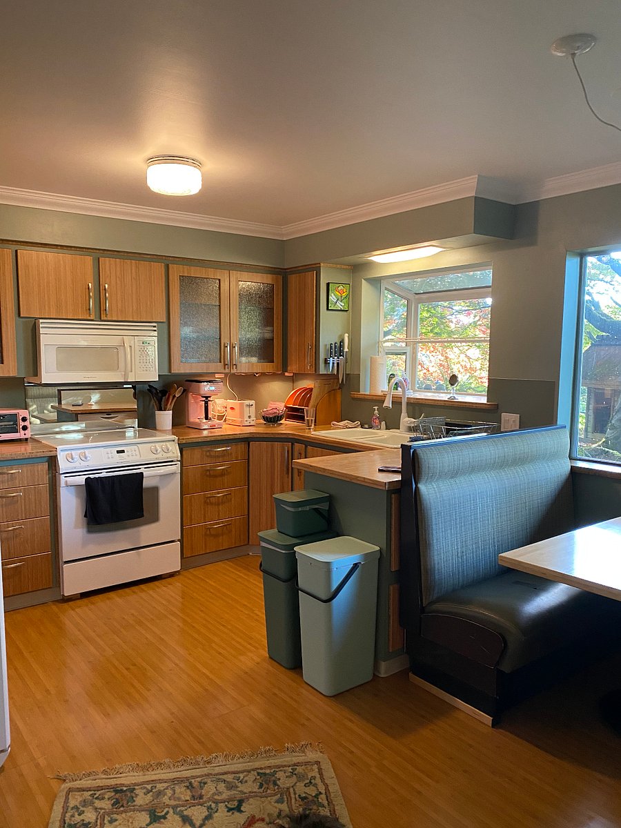 Fully stocked kitchen