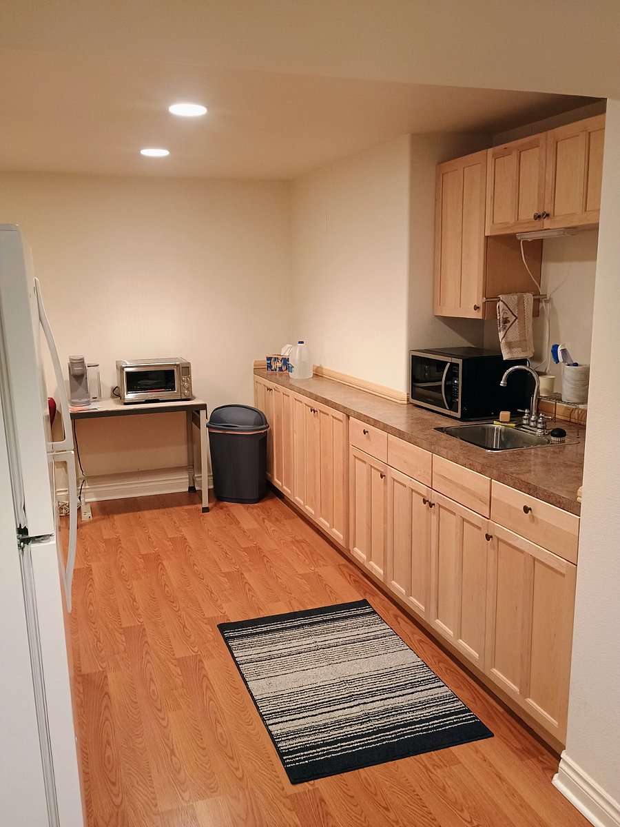 Kitchen cabinets