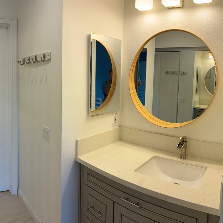 Brd2 - Private powder room