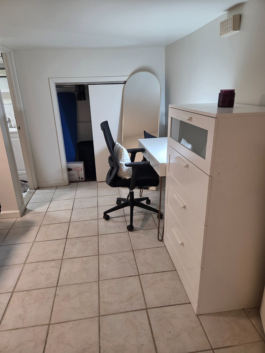 Work Station and dresser