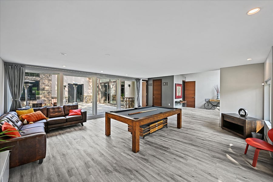 Billard room with gym
