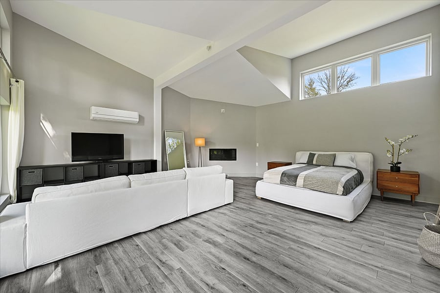 master suite 1 on first floor