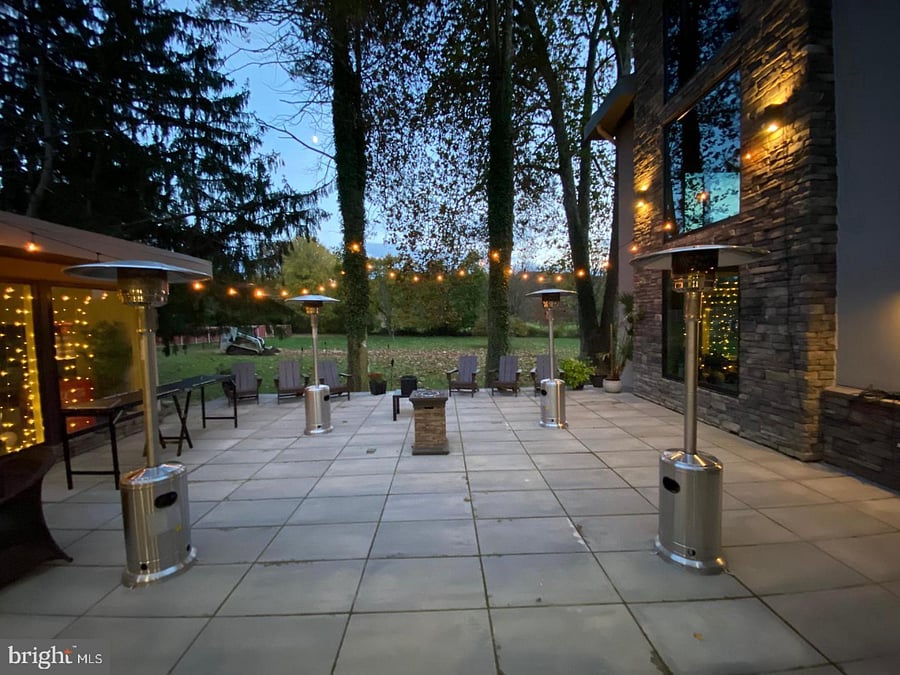 Court yard2.6 a
