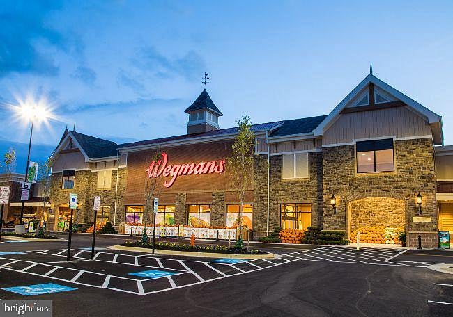 Grocery stores near by: Wegman's, Wholefood, etc