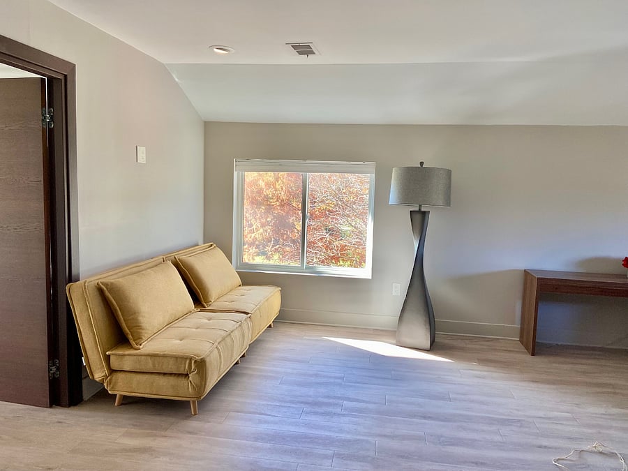 bedroom/flex room 5 with two convertable beds