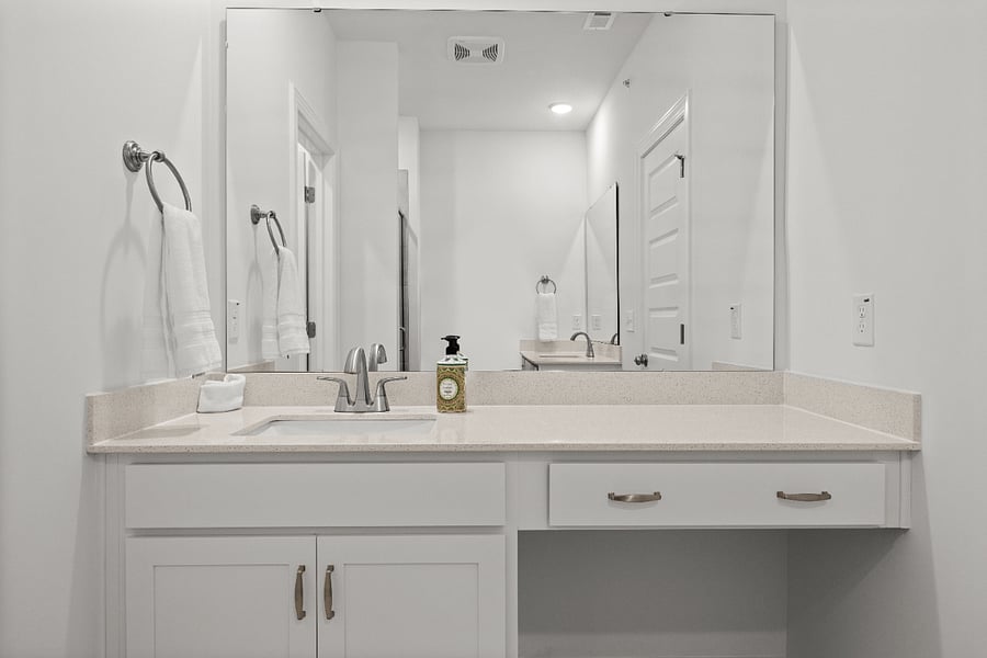 Private en-suite bathroom.