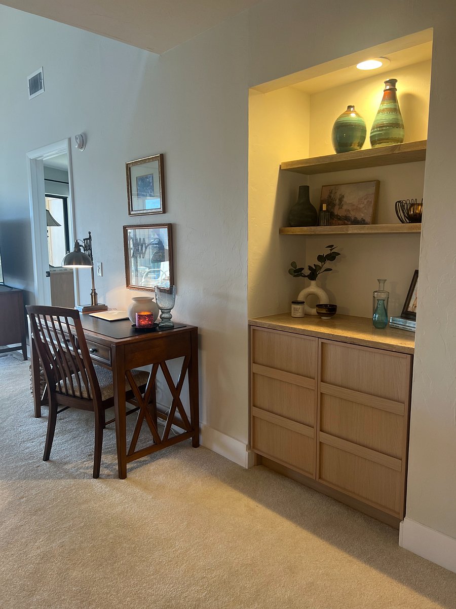 Desk area is a perfect work station - wifi included