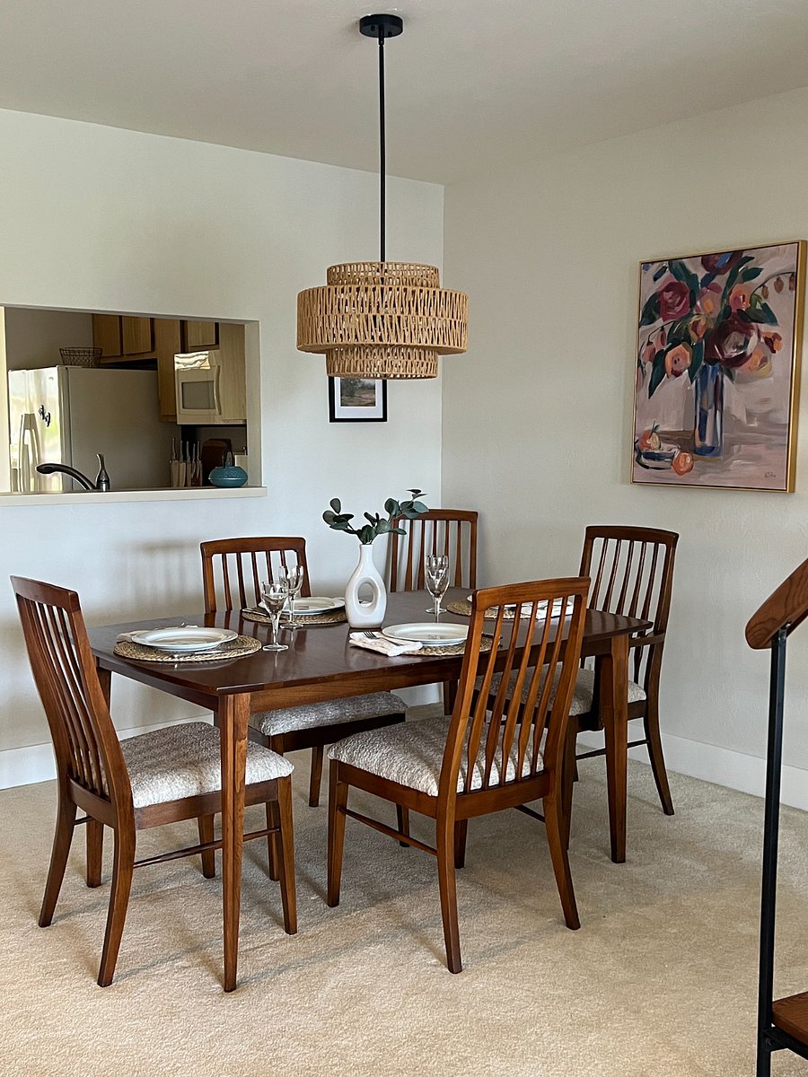 Plenty of comfy seating in the dining area