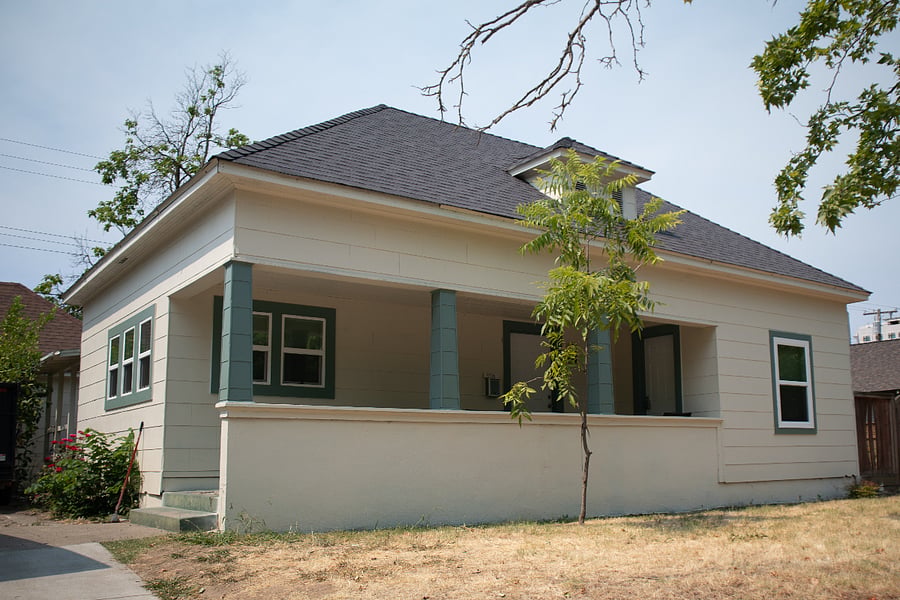 Totally remodeled inside. One block to UC Davis Med Center