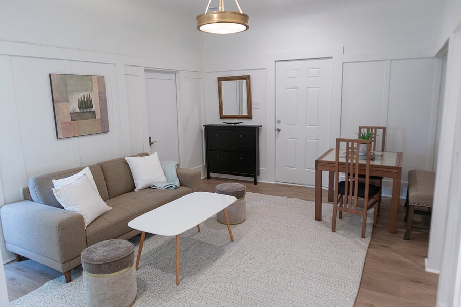 Living room +Dining: share