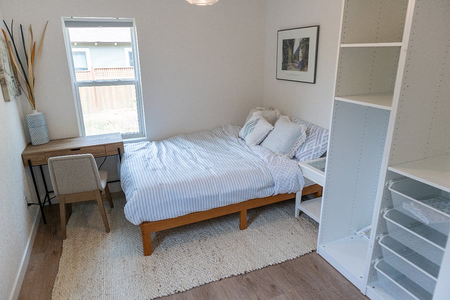 Closet with pull-out drawers