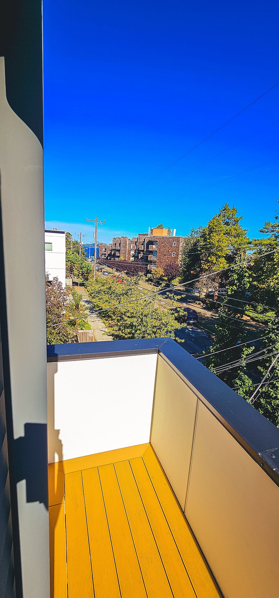Mater bedroom balcony with sea view