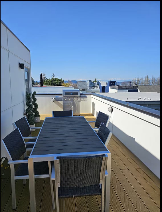 dining area on the roof