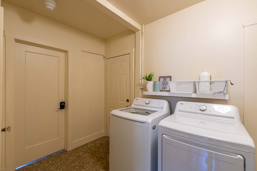 Laundry Room w/ washer & dryer