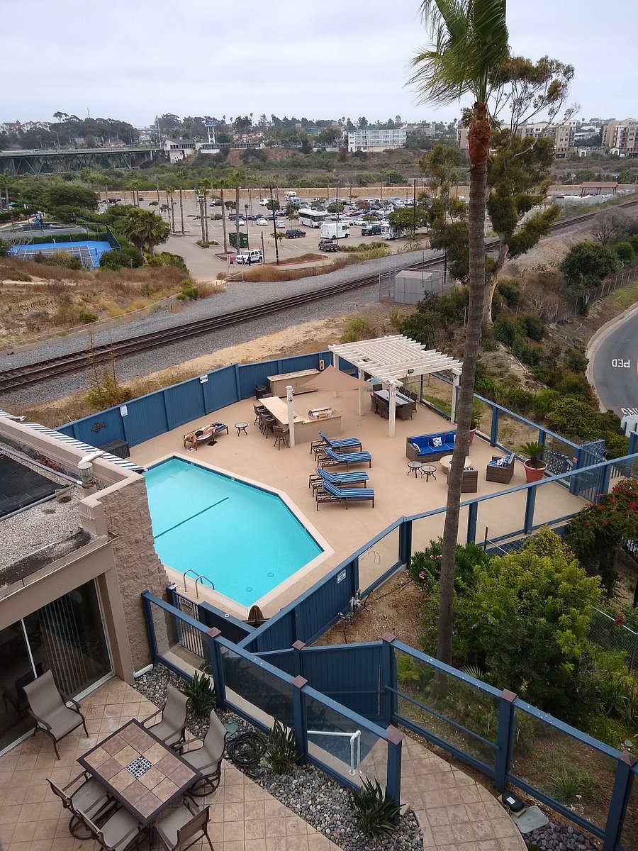 Pool/Spa/Patio with Gas Grill