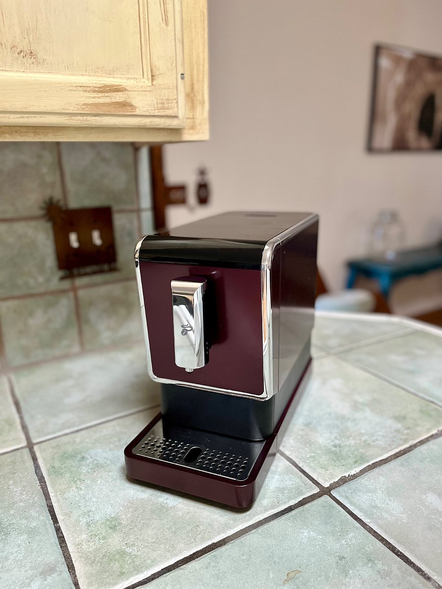 Whole coffee bean grinder and machine