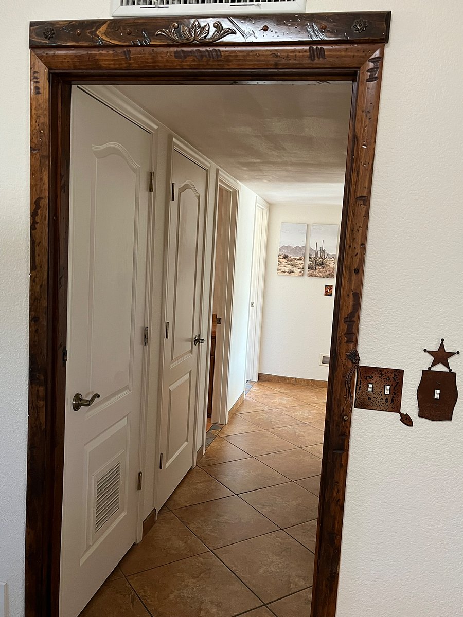 Hallway to bathroom No2 and bedrooms No2, 3 and 4