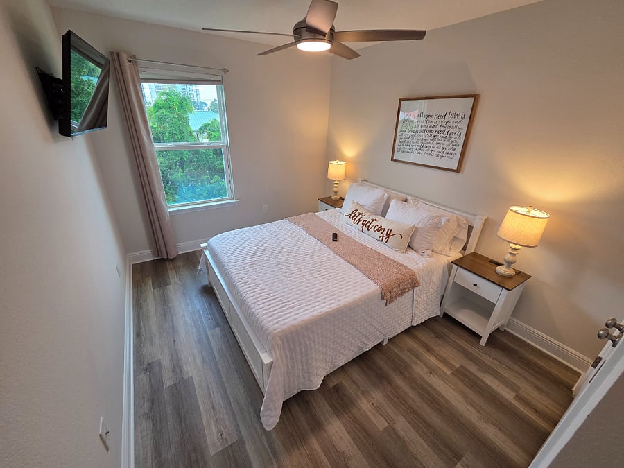 upstairs bedroom 2