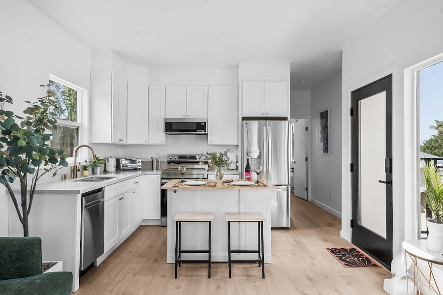 Full size kitchen. Fully stocked.