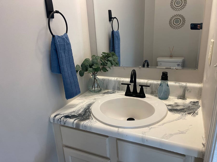 1/2 bathroom