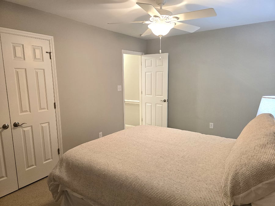 Second Bedroom - Queen Bed