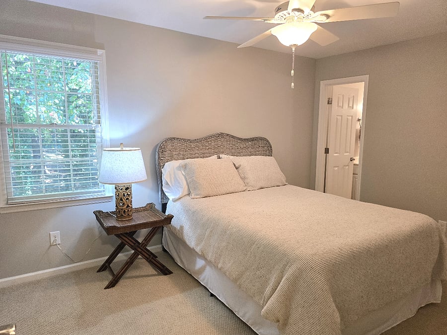 Second Bedroom - Queen Bed