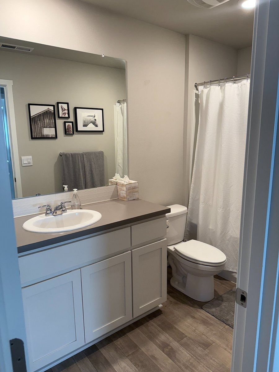 Bathroom (limited possible sharing)