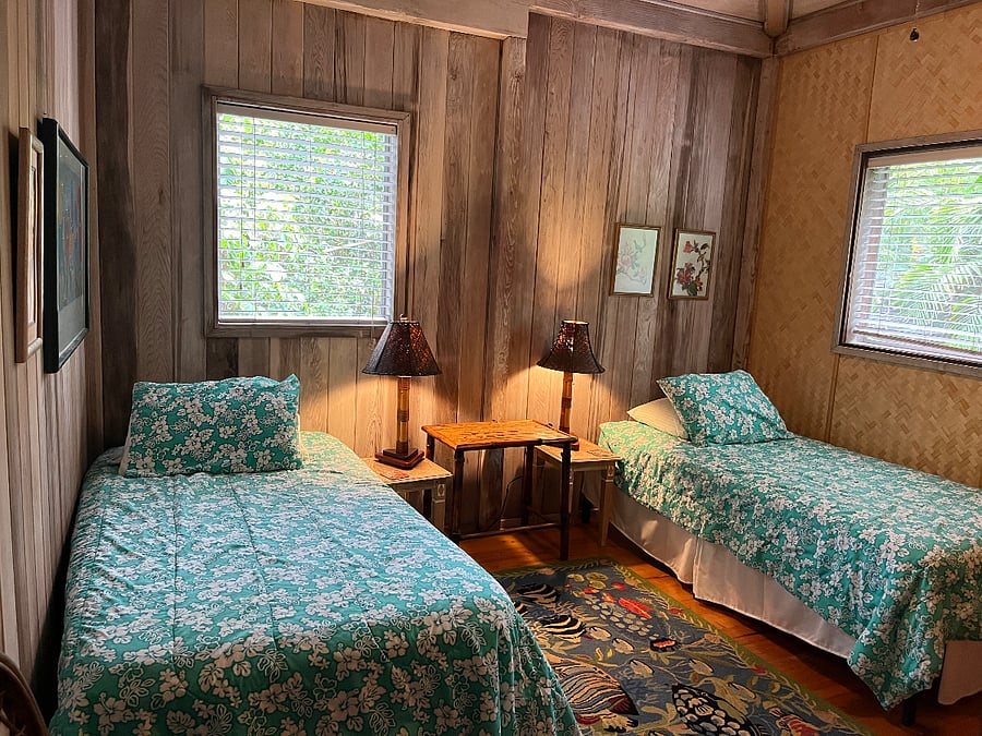 Third bedroom: twin beds