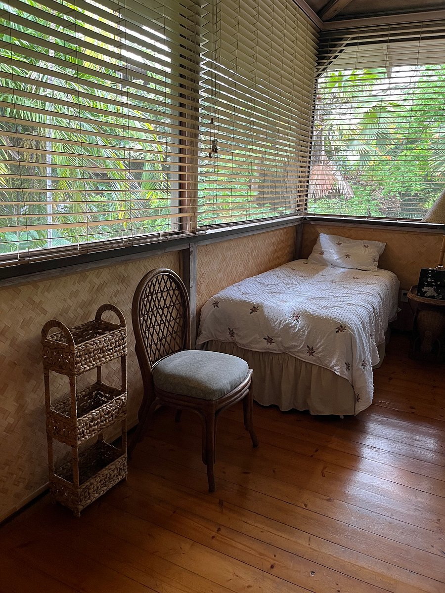 daybed off main bedroom