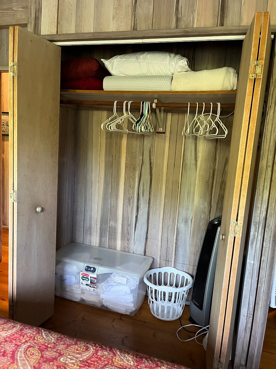 Second bedroom's closet
