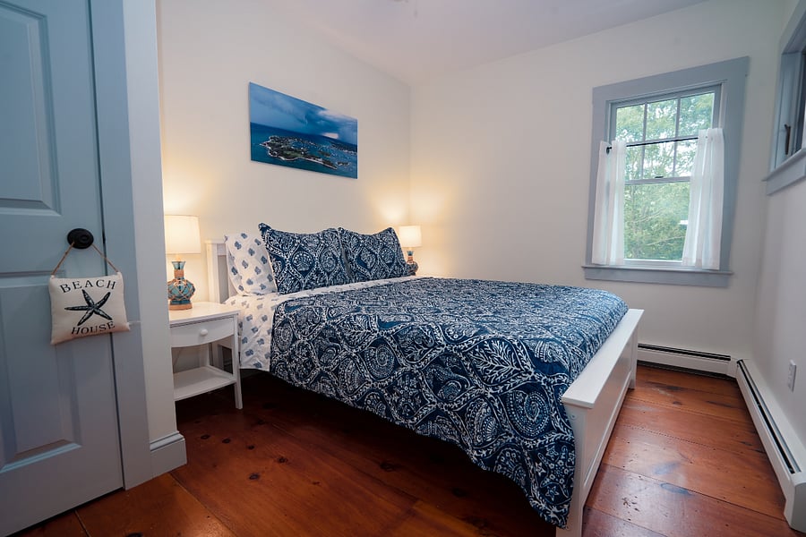 Queen Bedroom "Nobska Room"