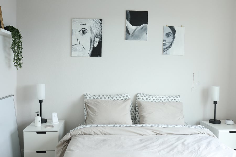 Bedroom with queen-size memory foam mattress