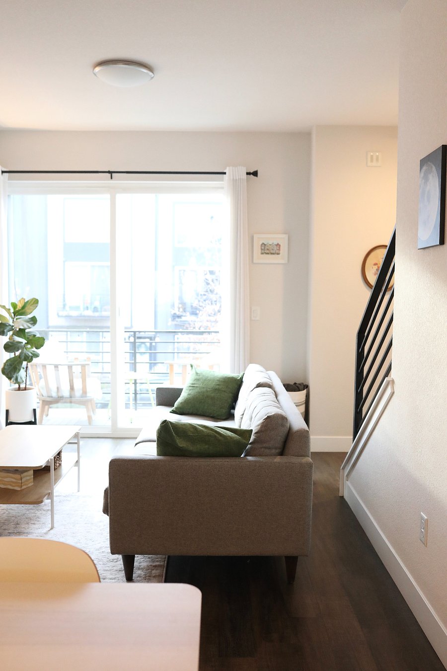 Living room with 55" Smart TV