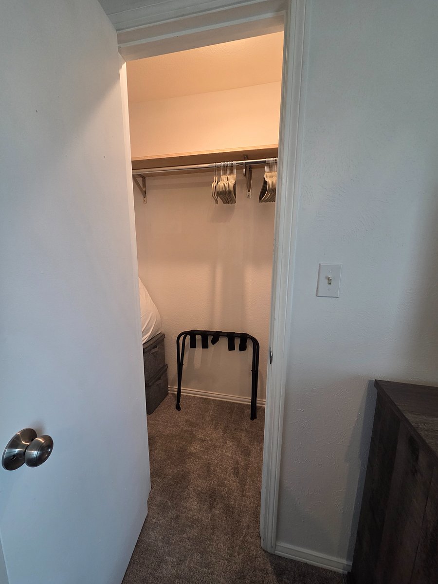 Queen Bedroom Closet