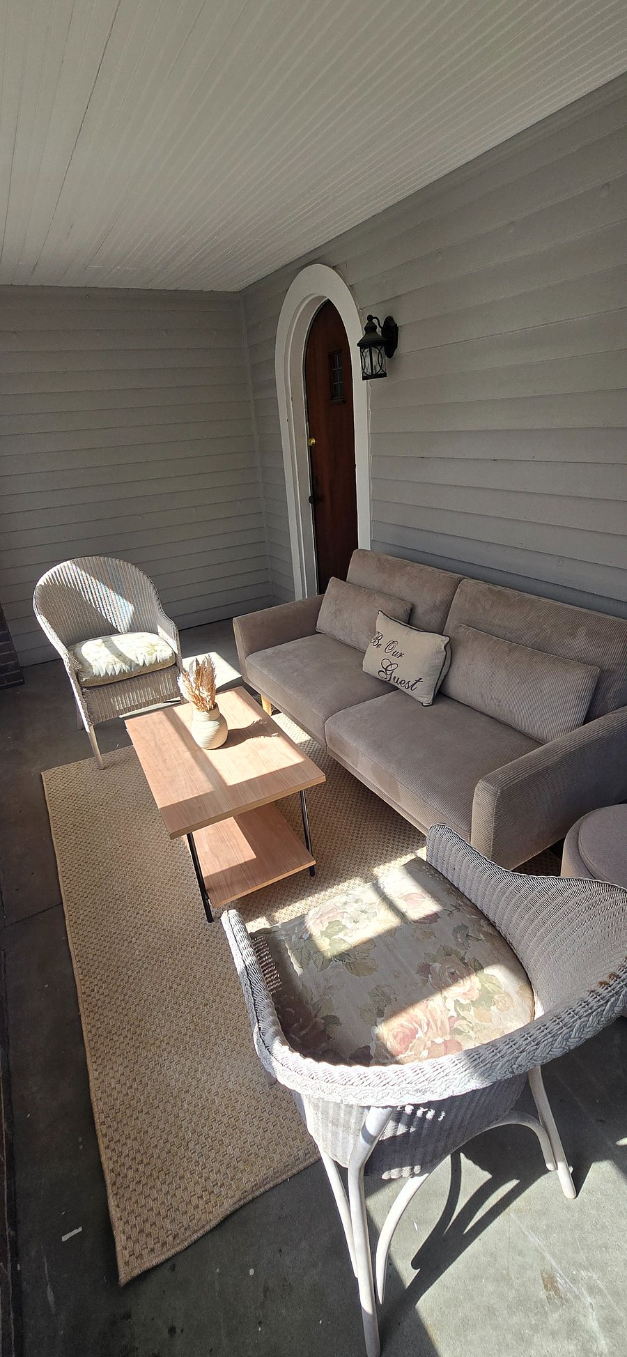 Cozy screened in porch