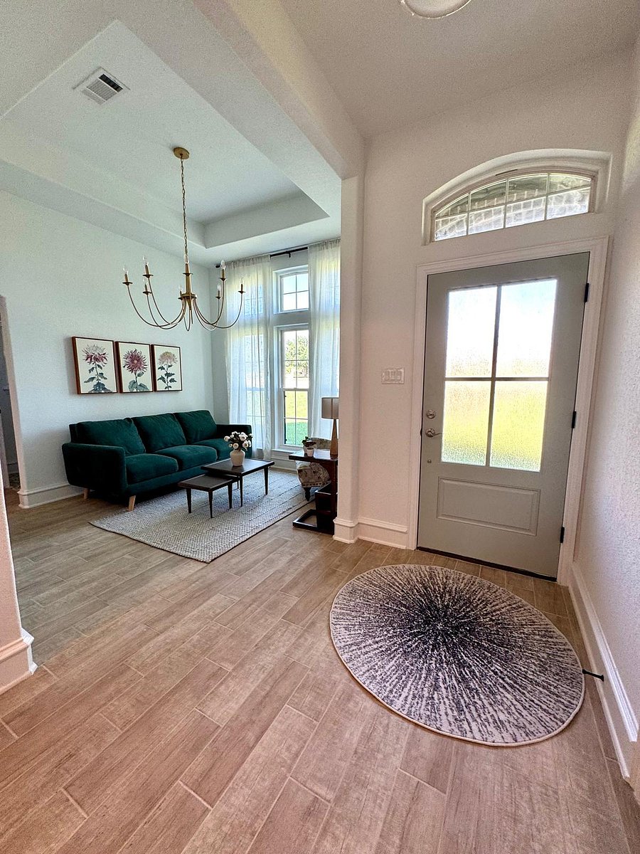 Foyer, Front door with Sitting area