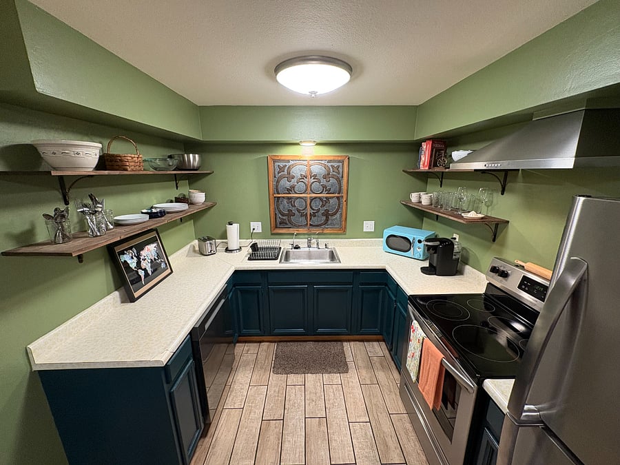 Kitchen (.5 zoom)