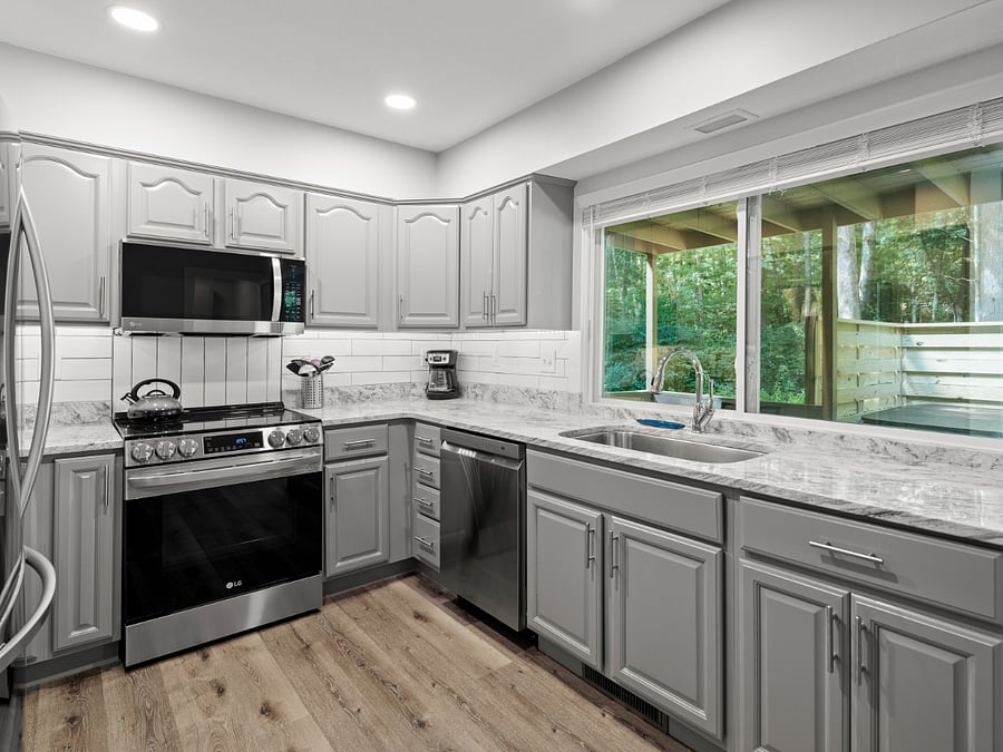 Fully Furnished Kitchen Ready For The Largest Of Meals!