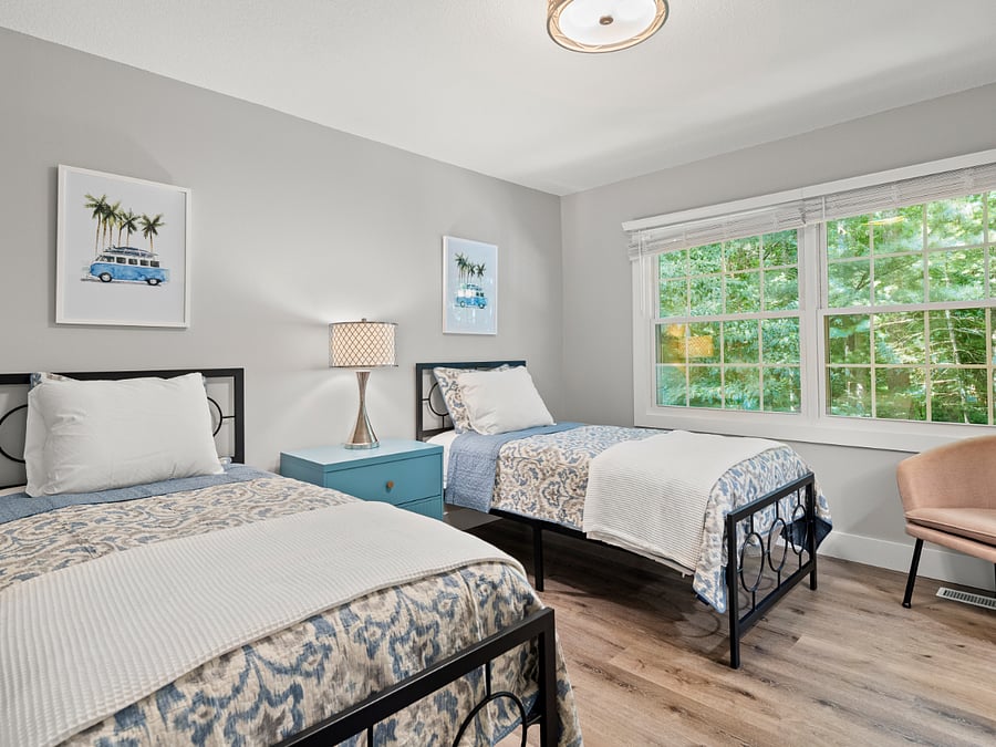 Upstairs Bedroom #2 - Two Full Beds (Could Be Converted To A King By Request) W Smart TV.