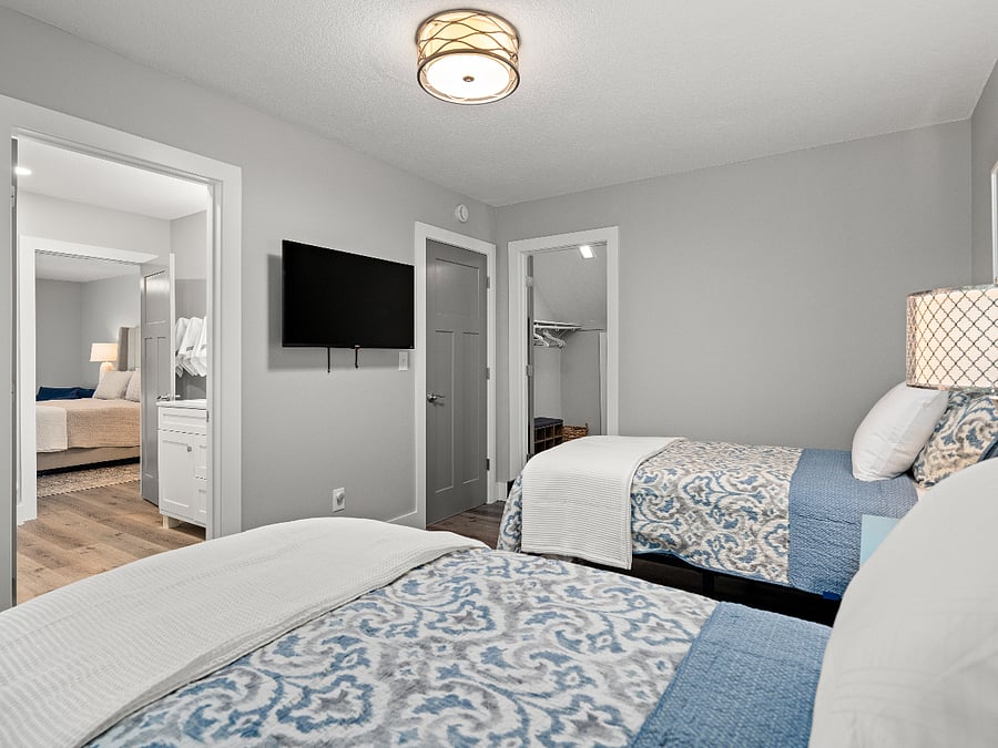 Upstairs Bedroom #2