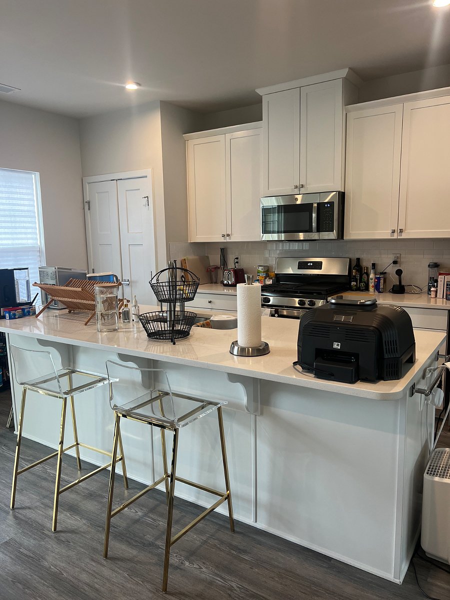 The shared kitchen.