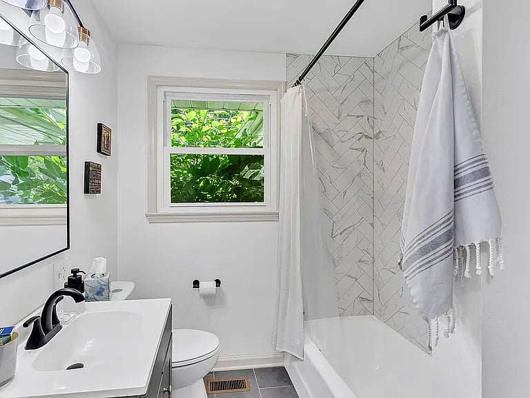 2nd bathroom